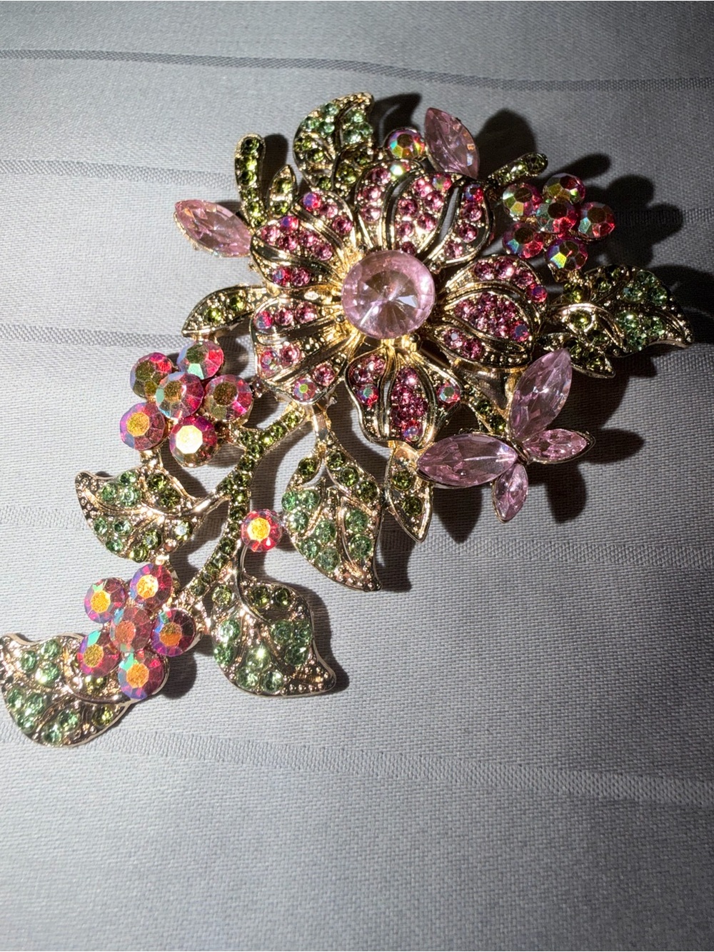 Floral Pink Crystal Brooch Pin - Elegant Women’s Jewelry - Picture 4 of 5